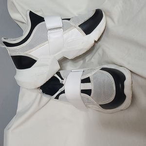 Yoki Platform Women's Sneakers White/Black Hook&Loop Straps Size 11